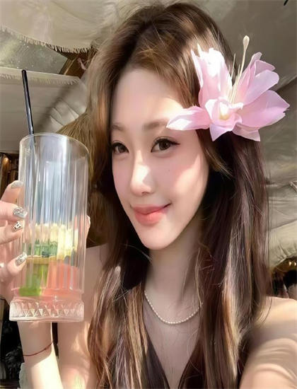 幕后探秘《我讨厌耶稣》：导演的艺术风格与视觉语言 揭示艺术创作的艰辛与快乐