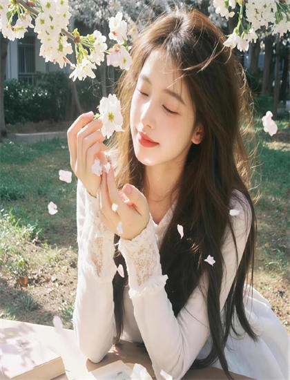 文化分析：《大胸妈妈朋友》中的文化身份与自我认同的探索 认识艺术的文化教育功能